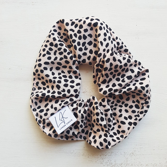 Large Luxe Scrunchie - Pink Poppy Seeds