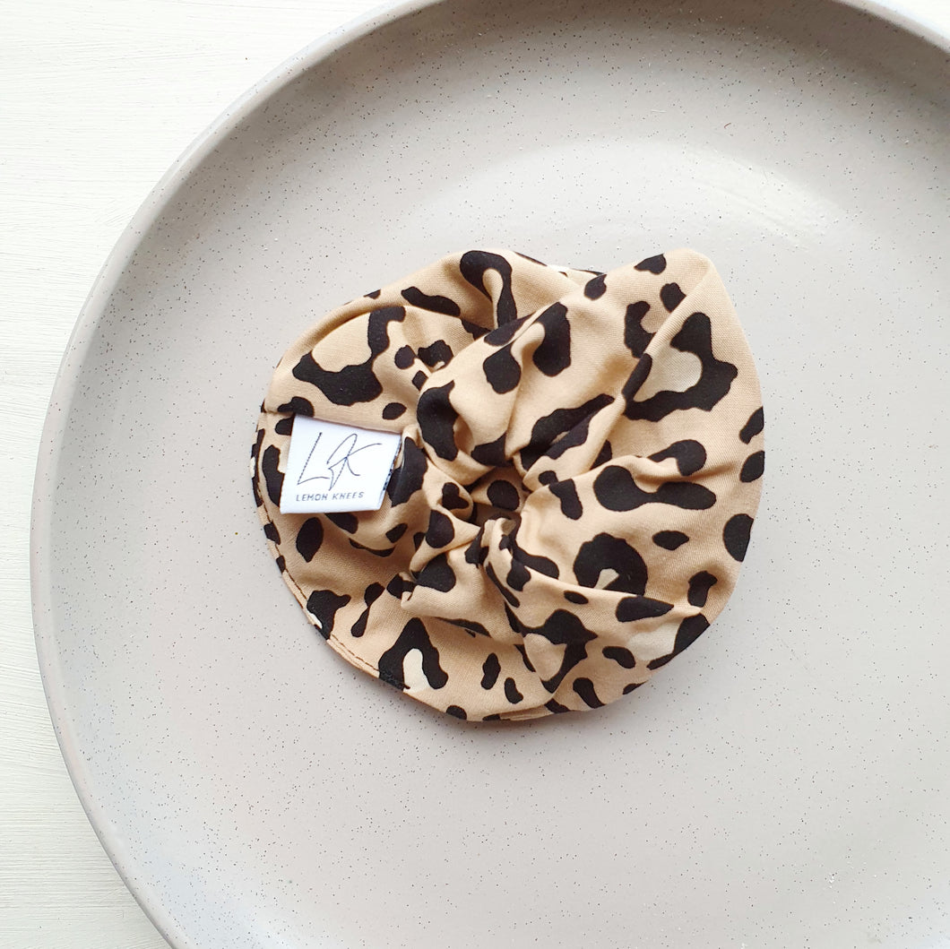 Large Luxe Scrunchie - Peach Leopard